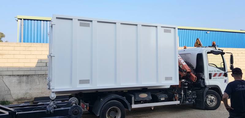 vente de caisson fermé pour véhicule 3.5T aménagé le Muy var