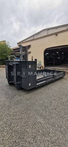 Fabrication  et vente d'une benne coffre pour PL ampliroll Saint Pierre de Chartreuse 38