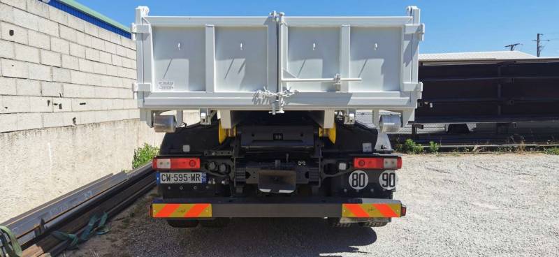 vente de benne transporteur ampliroll poids lourds avec porte universelle à Vitrolles