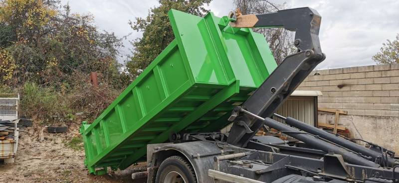 fabrication benne pour société de travaux public à La Tour d'Aigues dans le 84