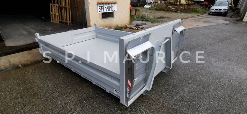 Fabrication d'une benne pour camion 7 tonnes avec porte universelle à Grimaud