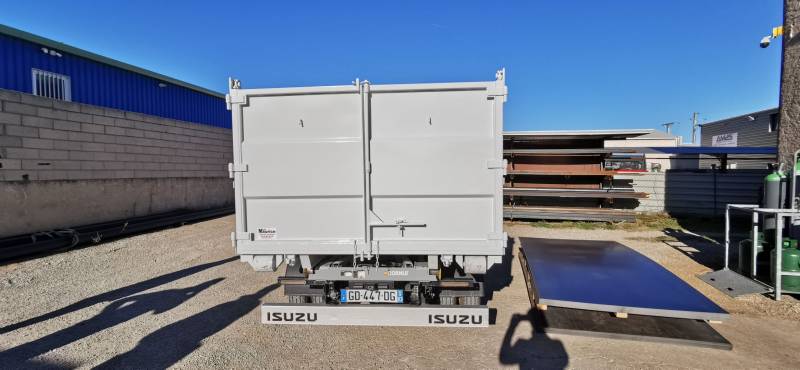réalisation de caisson ampliroll en région PACA pour camion 3.5T
