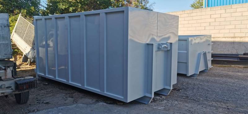 Caisson fermé ampliroll pour stockage de matériel Semur en Auxois mairie