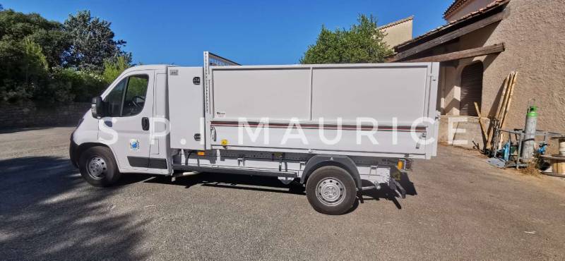 Fabrication de rehausses en acier pour une mairie du Revest les Eaux Var