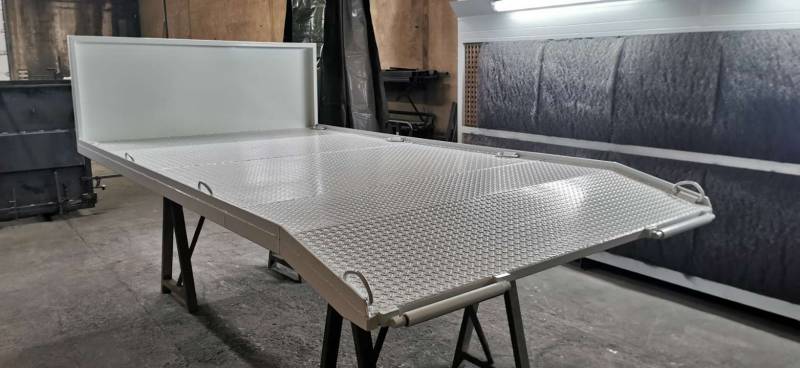 fabrication d'un plateau ampliroll classe 1 avec tôle striée et pan coupé à l'arrirère Var