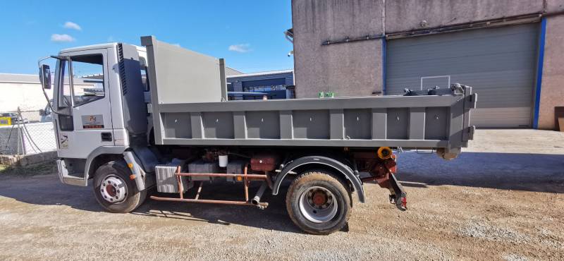 Benne amovible petit poids lourds entreprise de terrassement 06