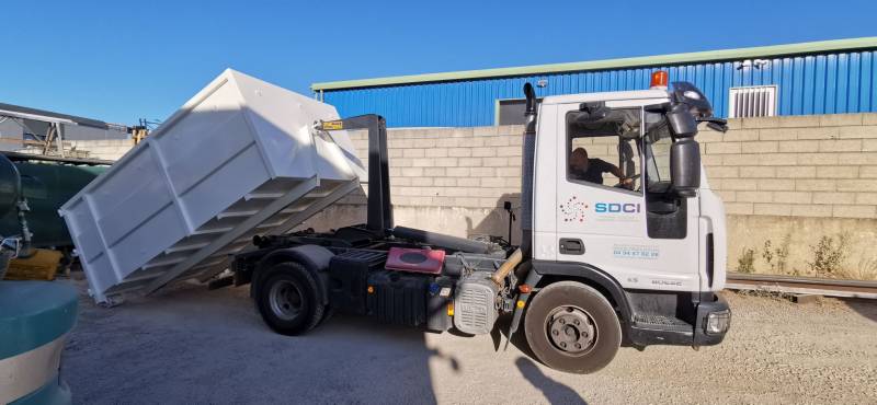 Fabrication et vente de caisson ampliroll pour camion 3.5T Draguignan