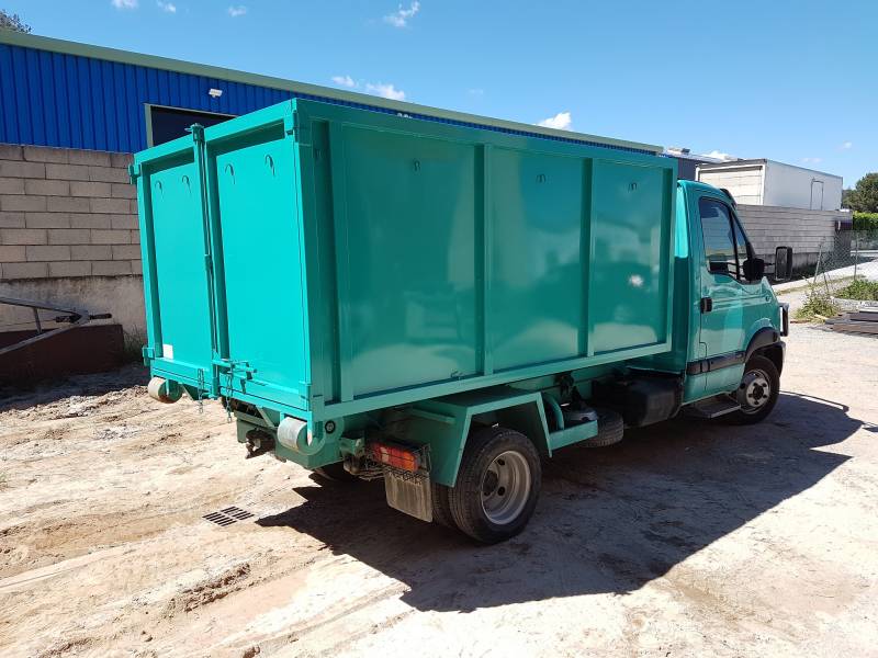 vente de benne pour concessionnaire Nissan Var