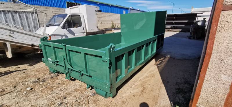 constructeur de benne ampliroll livrable en France