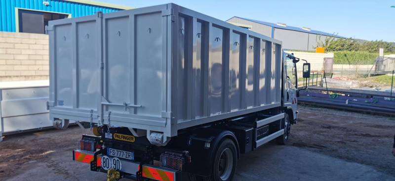 fabrication caisson amovible en acier pour commune de Grimaud
