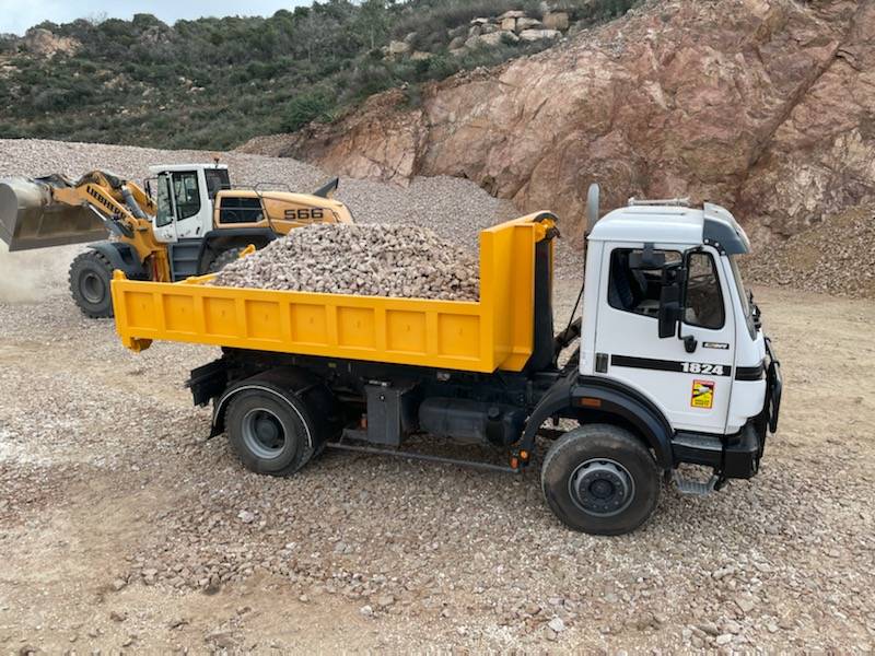 Benne pour transport d'agrégats renforcée région Provence Alpes Cote d'Azur